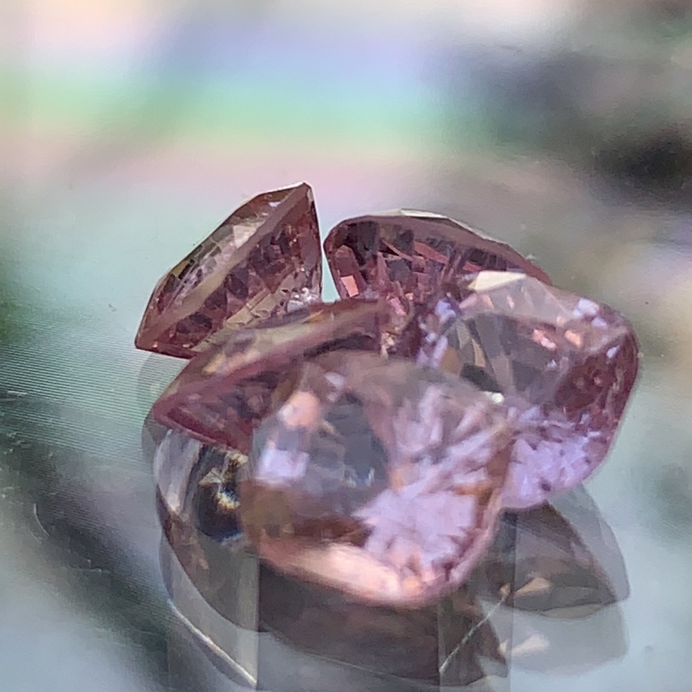 Natural Pastel Pink Spinel: Lot of 5 Cushion Cut Gemstones - Picture 8 of 15